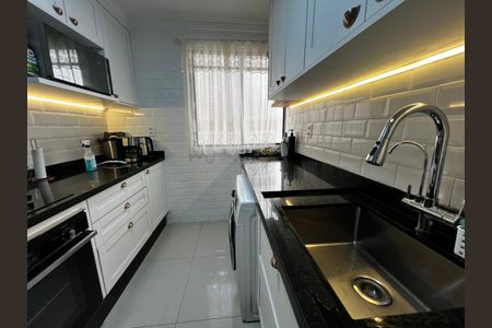 Cozinha de apartamento à venda com 2 quartos, 56m² em Conjunto Residencial José Bonifácio, São Paulo