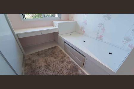 Casa de condomínio à venda com 180m², 4 quartos e 4 vagas Casa de condomínio à venda com 180m², 4 quartos e 4 vagasQuarto 1