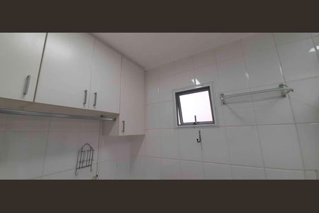 Casa de condomínio à venda com 180m², 4 quartos e 4 vagas Casa de condomínio à venda com 180m², 4 quartos e 4 vagasÁrea de Serviço