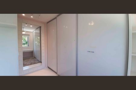 Casa de condomínio à venda com 180m², 4 quartos e 4 vagas Casa de condomínio à venda com 180m², 4 quartos e 4 vagasQuarto 1