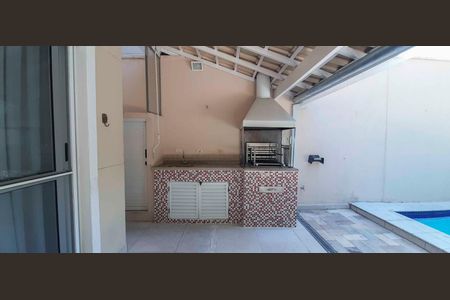 Casa de condomínio à venda com 180m², 4 quartos e 4 vagas Casa de condomínio à venda com 180m², 4 quartos e 4 vagasEspaço Gourmet