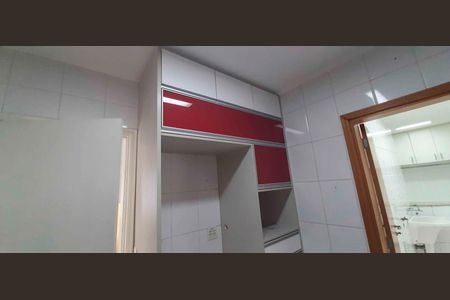 Casa de condomínio à venda com 180m², 4 quartos e 4 vagas Casa de condomínio à venda com 180m², 4 quartos e 4 vagasCozinha