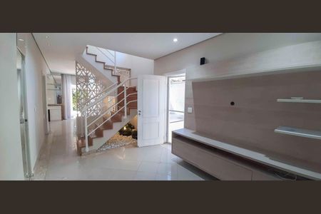 Sala de Estar de casa de condomínio à venda com 4 quartos, 180m² em Parque dos Principes, São Paulo