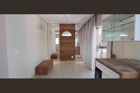 Casa de condomínio à venda com 180m², 4 quartos e 4 vagas Casa de condomínio à venda com 180m², 4 quartos e 4 vagasSala de TV