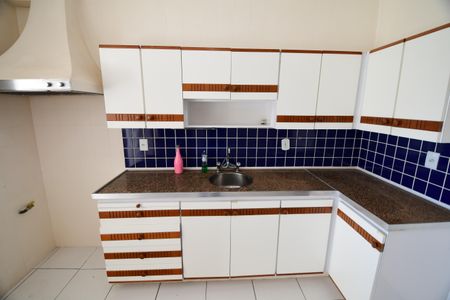 Apartamento à venda com 74m², 2 quartos e 1 vagaCozinha