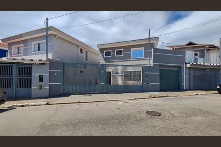 Casa à venda com 300m², 4 quartos e 4 vagasFachada