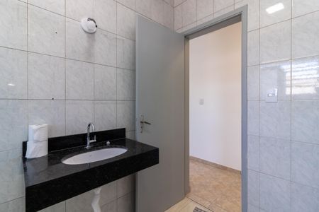 Casa à venda com 300m², 4 quartos e 4 vagasBanheiro