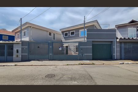 Casa à venda com 300m², 4 quartos e 4 vagasFachada