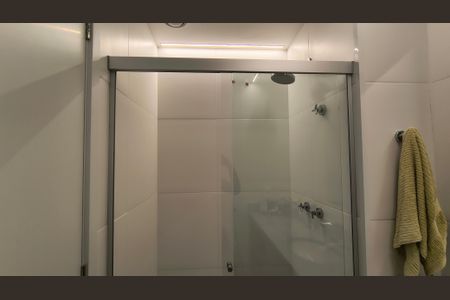 Apartamento à venda com 80m², 2 quartos e 1 vaga Apartamento à venda com 80m², 2 quartos e 1 vagaBanheiro Social