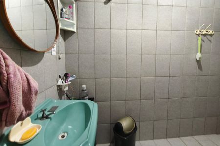 Casa à venda com 200m², 3 quartos e 2 vagasBanheiro Suíte 2