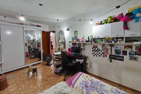 Casa à venda com 200m², 3 quartos e 2 vagasQuarto Suíte 2