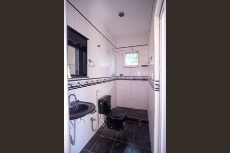 Casa para alugar com 85m², 2 quartos e 1 vaga Casa para alugar com 85m², 2 quartos e 1 vagaBanheiro Social