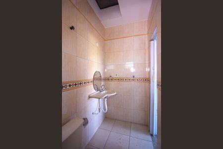 Casa para alugar com 85m², 2 quartos e 1 vaga Casa para alugar com 85m², 2 quartos e 1 vagaBanheiro da Suíte