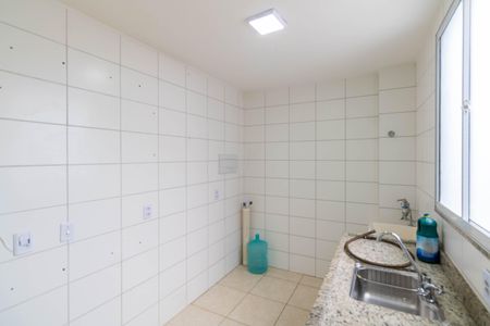 Apartamento para alugar com 48m², 2 quartos e 1 vaga Apartamento para alugar com 48m², 2 quartos e 1 vagaCozinha e Área de Serviço