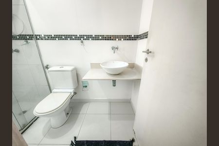 Apartamento à venda com 66m², 3 quartos e 2 vagas Apartamento à venda com 66m², 3 quartos e 2 vagasBanheiro da Suíte