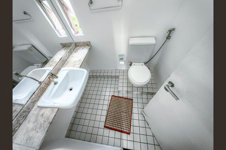 Apartamento à venda com 66m², 3 quartos e 2 vagas Apartamento à venda com 66m², 3 quartos e 2 vagasBanheiro social