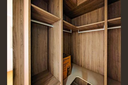 Apartamento à venda com 66m², 3 quartos e 2 vagas Apartamento à venda com 66m², 3 quartos e 2 vagasCloset da suíte