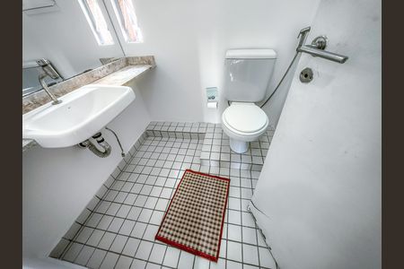 Apartamento à venda com 66m², 3 quartos e 2 vagas Apartamento à venda com 66m², 3 quartos e 2 vagasBanheiro social