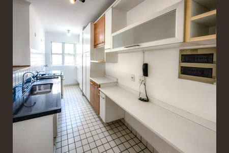 Apartamento à venda com 66m², 3 quartos e 2 vagas Apartamento à venda com 66m², 3 quartos e 2 vagasCozinha e Área de Serviço