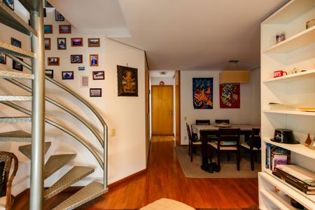 Apartamento à venda com 148m², 2 quartos e 2 vagas Apartamento à venda com 148m², 2 quartos e 2 vagasSala