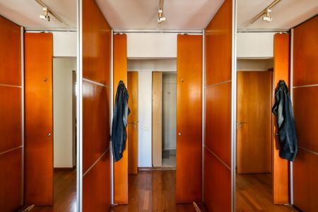 Apartamento à venda com 148m², 2 quartos e 2 vagas Apartamento à venda com 148m², 2 quartos e 2 vagasQuarto 2 - Suíte