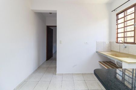 Casa para alugar com 44m², 1 quarto e sem vaga