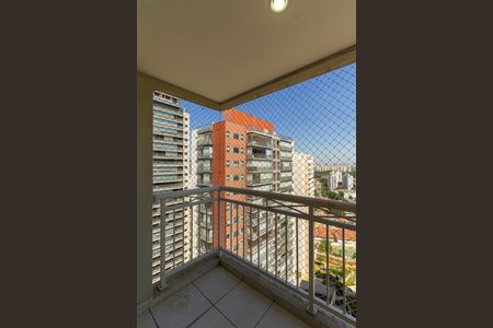 Apartamento à venda com 64m², 2 quartos e 1 vaga Apartamento à venda com 64m², 2 quartos e 1 vagaVaranda