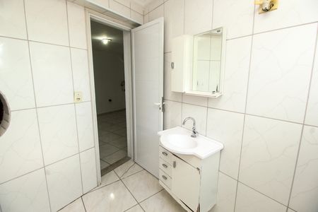 Banheiro da Suíte de casa à venda com 2 quartos, 300m² em Vila Bela Vista, Santo André
