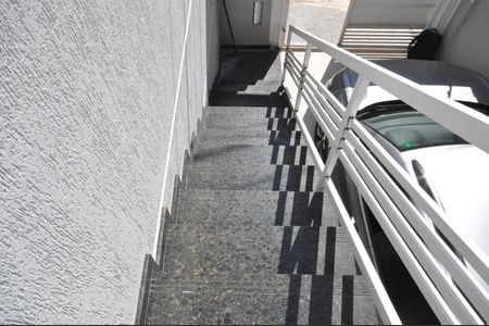 Casa à venda com 100m², 3 quartos e 1 vagaEscada