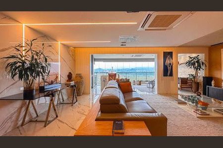 Apartamento à venda com 170m², 3 quartos e 3 vagas