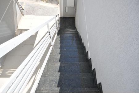 Casa à venda com 99m², 3 quartos e 1 vagaEscada de acesso