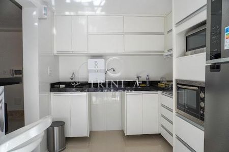 Casa à venda com 220m², 4 quartos e 2 vagas