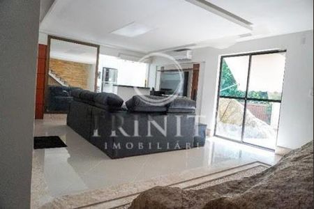 Casa à venda com 4 quartos, 220m² em Centro, Rio de Janeiro