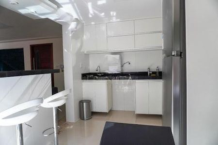 Casa à venda com 220m², 4 quartos e 2 vagas