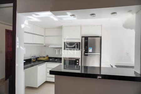 Casa à venda com 220m², 4 quartos e 2 vagas