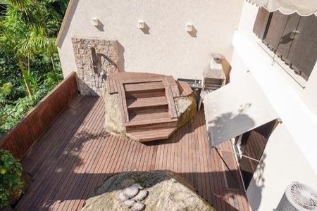 Casa à venda com 220m², 4 quartos e 2 vagas