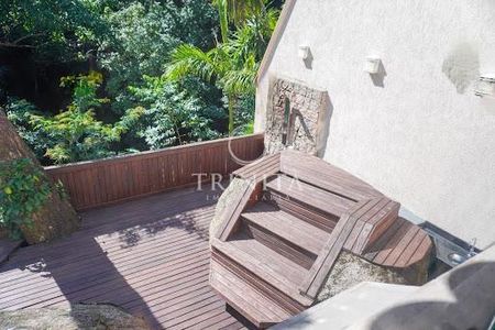 Casa à venda com 220m², 4 quartos e 2 vagas