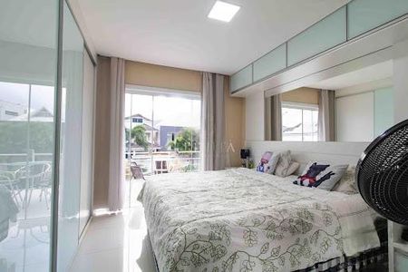 Casa à venda com 4 quartos, 280m² em Recreio dos Bandeirantes, Rio de Janeiro