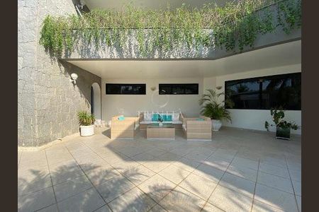 Casa à venda com 872m², 4 quartos e 4 vagas