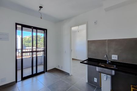 Studio para alugar com 24m², 1 quarto e sem vaga Studio para alugar com 24m², 1 quarto e sem vagaSala/Cozinha