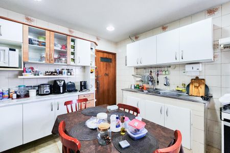 Apartamento à venda com 130m², 3 quartos e sem vagaCozinha 
