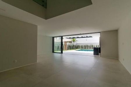 Casa à venda com 5 quartos, 460m² em Barra da Tijuca, Rio de Janeiro