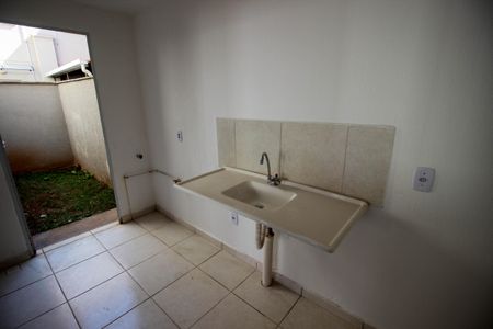 Casa de condomínio para alugar com 52m², 2 quartos e 2 vagas