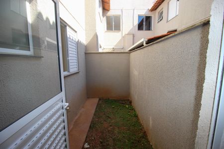 Casa de condomínio para alugar com 52m², 2 quartos e 2 vagas