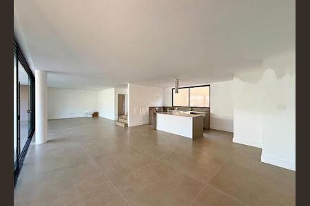 Casa à venda com 4 quartos, 350m² em Recreio dos Bandeirantes, Rio de Janeiro