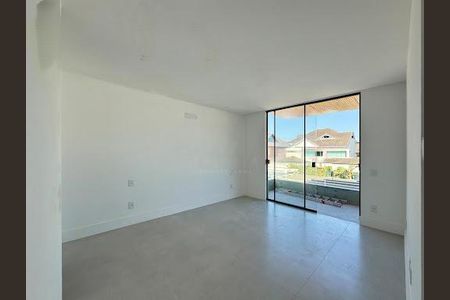 Casa à venda com 4 quartos, 350m² em Recreio dos Bandeirantes, Rio de Janeiro