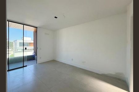 Casa à venda com 4 quartos, 350m² em Recreio dos Bandeirantes, Rio de Janeiro