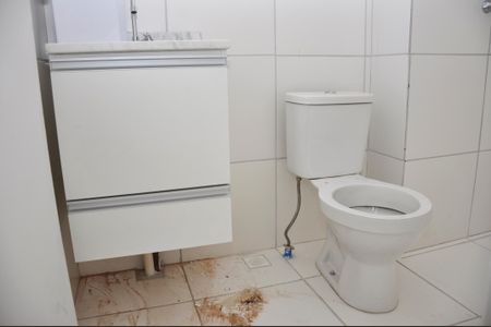 Apartamento para alugar com 38m², 2 quartos e sem vaga Apartamento para alugar com 38m², 2 quartos e sem vagaDetalhe - Banheiro Social