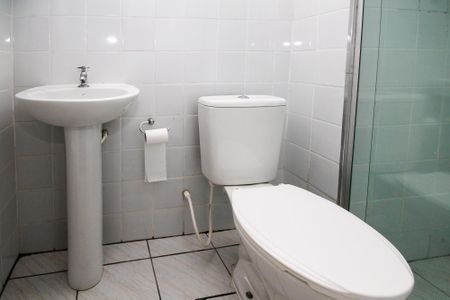 Apartamento para alugar com 54m², 2 quartos e 1 vaga Apartamento para alugar com 54m², 2 quartos e 1 vagaBanheiro