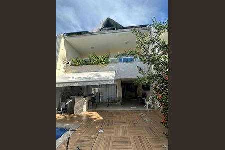 Casa à venda com 200m², 4 quartos e 2 vagas